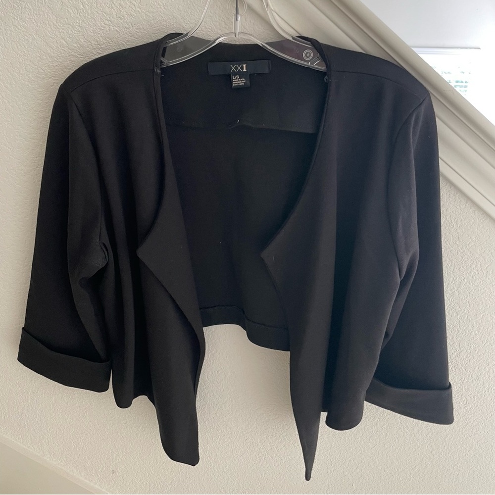Forever 21 Black Cropped Cardigan size L